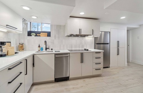Boise Condo | NEW! Euro-Chic Urban Getaway | Light & Bright Space w/Modern Kitchen & Bathroom | Walk to Downtown!