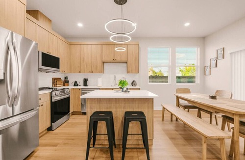 Gresham House | New Evergreen Home | Office | Full Kitchen | Yard