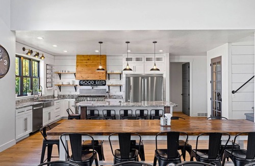 Garden City House | *New Farmhouses at Bear Lake* (sleeps 90)!