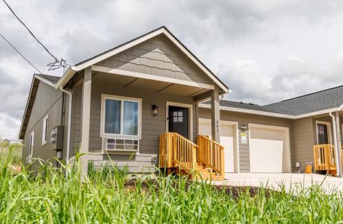 Altamont House | New Furnished 3 Bedroom House Free WiFi-Parking