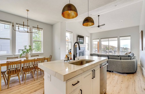 Wolf Creek House | New Home w/Amazing Views in Eden < 6 Mi to Ski!