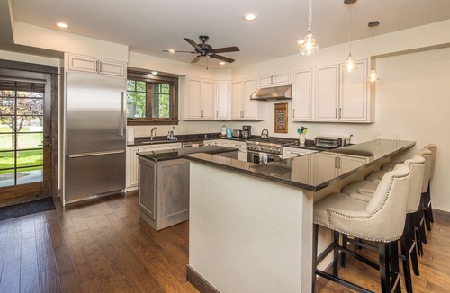Big Sky Condo | New! Hot Tub, Town Center, Western Luxe Delight!