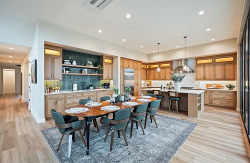 Chelan House | *NEW Lakefront Luxury | Rooftop Deck, Views, Dock, Hot Tub & Spa Amenities