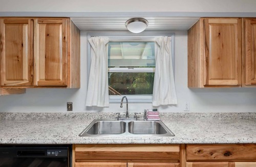 Mapleton House | New Listing! Beautiful riverfront farm style home with amazing views and hot tub