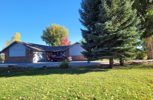 Montrose House | New Listing-Beautiful 3 bedroom home in SAFE, QUIET Spring Creek neighborhood.