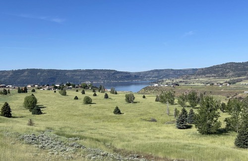 Davenport Apartment | New listing Over Looking Lake Roosevelt, just minuets from getting in the water