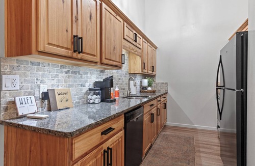 Rathdrum Condo | New Listing! Resort Lake Condo | Prime Location | Fire Pit