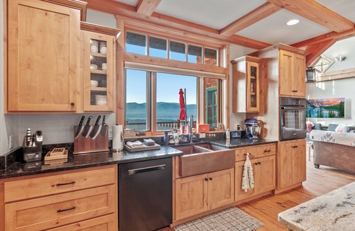 Sagle House | New Listing! Spectacular Retreat | 3 Private Suites | Minutes from Sandpoint