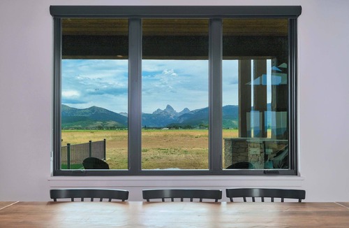 Driggs House | New Luxury 6BR Teton View Lodge - Summer Escape