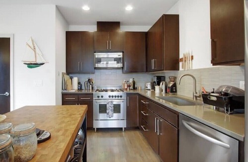 Whittier Heights House | NEW! Modern Ballard Townhome w/Rooftop + Parking