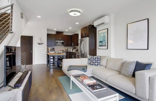 Whittier Heights House | NEW! Modern Ballard Townhome w/Rooftop + Parking