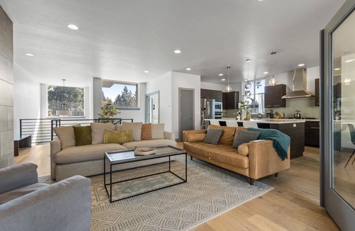Westbrook Meadows House | New! Modern Bend Retreat | Views | Hot Tub | Fenced Yard