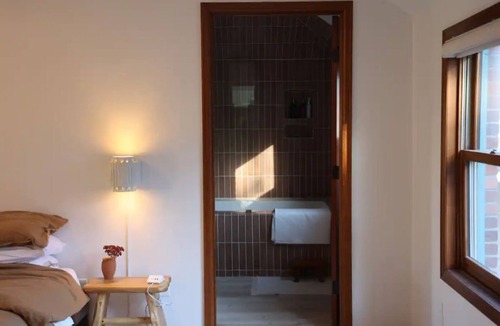 Parkside House | New Modern Chic Studio/soaking tub/bike path