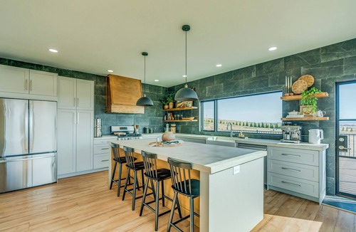 Bismarck House | New Modern Farmhouse with Epic Views