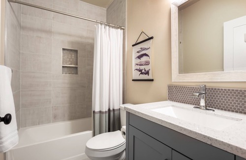 Spokane House | New Modern Luxury Home in Spokane Featuring 5 Bedrooms 3 Bathrooms and Sleeps 16