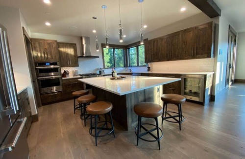 Big Sky House | New Modern Luxury Home, Hot Tub, Peloton, Ski-in/Ski-out access, LONE PEAK VIEW, 7 Bedrooms
