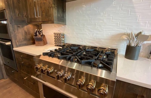 Big Sky House | New Modern Luxury Home, Hot Tub, Peloton, Ski-in/Ski-out access, LONE PEAK VIEW, 7 Bedrooms