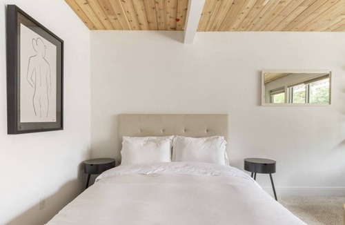Wallingford Condo | New modern one bedroom unit in Wallingford