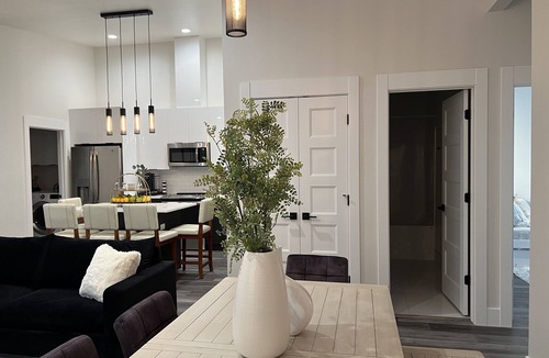Coeur d'Alene House | New Modern Townhome Downtown Coeur d'Alene minutes to waterfront restaurant shop