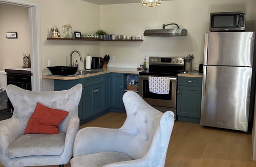 Yelm House | New private 2bd house in central Yelm