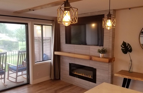 Sandpoint Condo | New Remodel! Lakeside Condo w/Pool, Kayaks, Bikes