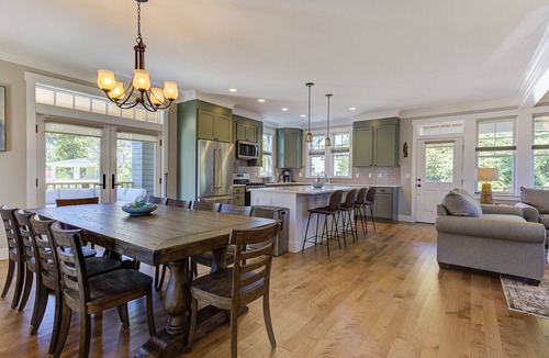 Seabrook House | *NEW* Seabrook's On The Rocks: Hot Tub & Dog Friendly