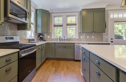 Seabrook House | *NEW* Seabrook's On The Rocks: Hot Tub & Dog Friendly