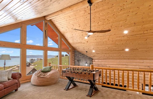 Harbor Village Cabin | NEW! Spacious Cabin Getaway Overlooking Bear Lake