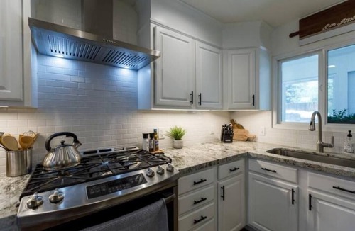 Flagstaff House | NEW, Stunning Flagstaff Home w/Deck and Firepit