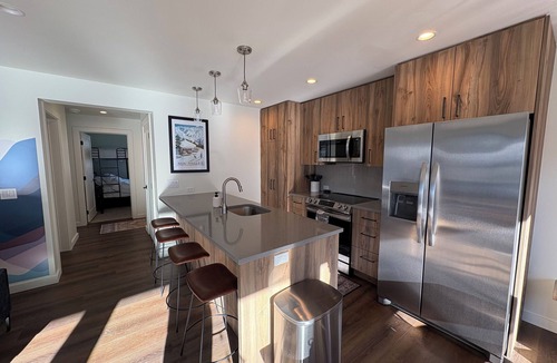 Warm Springs Condo | New & Stylish 2 bedroom condo with great views. Close to downtown & ski lifts