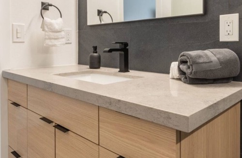 Wallingford House | New stylish private master suite in Wallingford