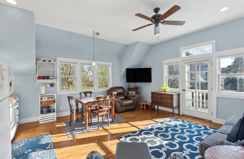 Seabrook House | *NEW* The Little Pearl: Hot tub, Dog friendly!