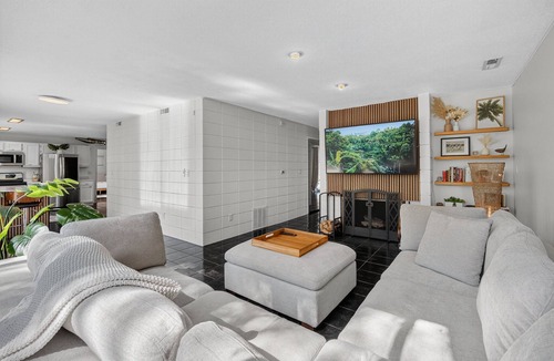 Des Moines House | NEW! The Palms Mirage House