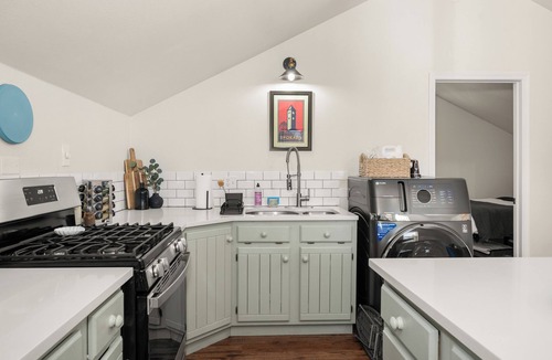Spokane Apartment | New! The South Hill Nook, 4 min to Manito Park