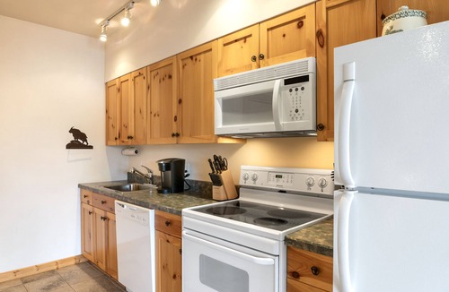 Polson Condo | New! Waterfront Studio near Glacier!