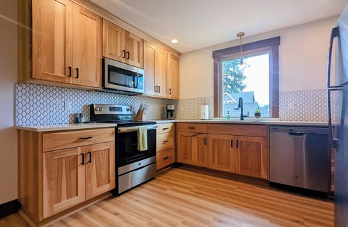 Newberg Apartment | Newberg Wine Country Suites: Gris Room