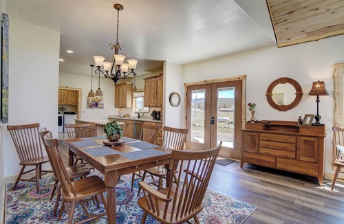 South Fork House | Newly Constructed Mtn Cabin | Hot Tub | Garage