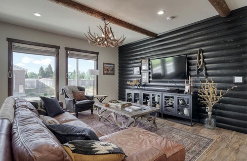 Ashton Cabin | Newly-Constructed Spacious Modern Cabin for an Amazing Family Getaway in Ashton, Idaho