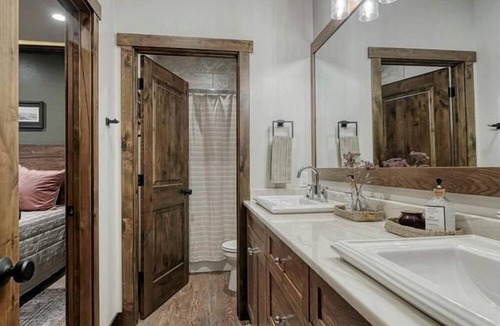 Ashton Cabin | Newly-Constructed Spacious Modern Cabin for an Amazing Family Getaway in Ashton, Idaho
