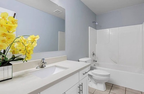 Hilltop House | Newly remodeled, safe and peaceful, only 5 minutes to UW Tacoma or I-5 Exit 132B