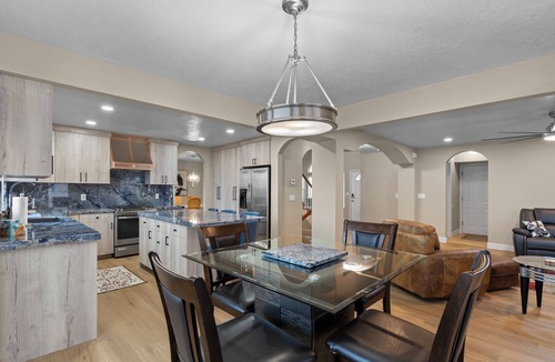 Draper House | Newly Remodeled Spacious open concept 6-bedroom house in serene Draper.