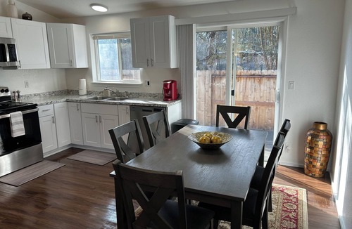 Grants Pass House | Newly Renovated 3-bedroom Centrally located Home in Grants Pass