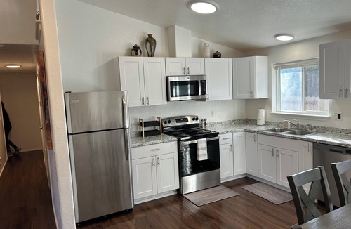 Grants Pass House | Newly Renovated 3-bedroom Centrally located Home in Grants Pass