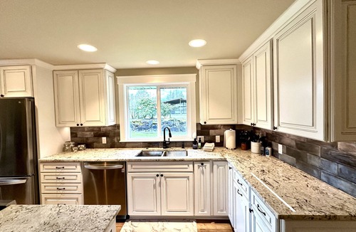 Edgewood House | Newly Renovated 4 Bedroom, Quiet Country Home on 5 Acres in Edgewood, Sleeps 8