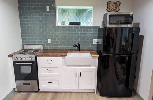 Navy Yard City Apartment | Newly renovated apartment with WiFi in charming Bremerton