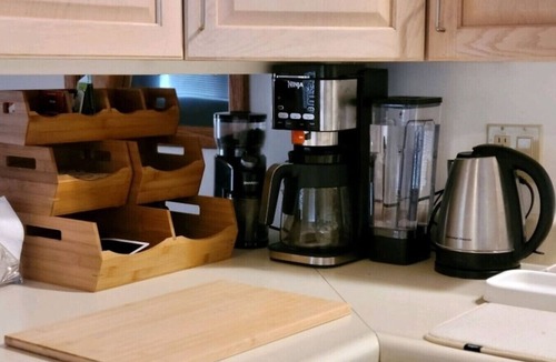 Point Roberts Apartment | Newly Renovated, Light-Filled Cabin