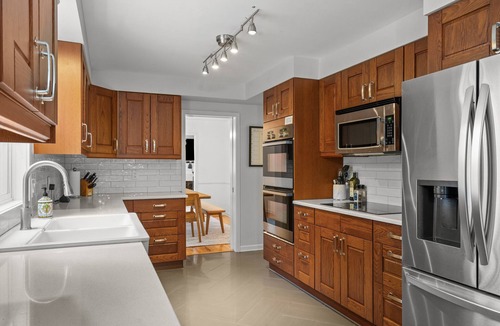 Lake Grove House | Newly Renovated Lake O Home for the Summer ! Central and Walkable! Swim Passes