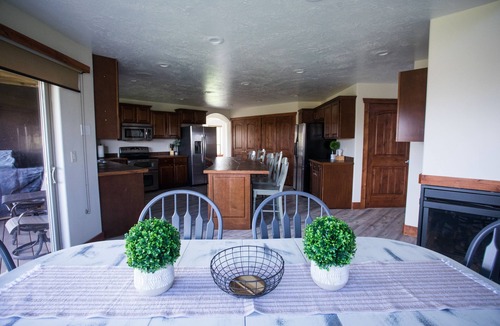 Garden City Cabin | Newly renovated spacious home, Hot Tub. Big yard. Great off-season pricing!