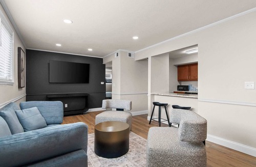 Springfield Apartment | Newly Renovated Unit in Central Spfld! #101