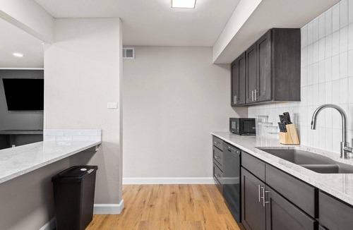 Springfield Apartment | Newly Renovated Unit in Central Spfld! #201